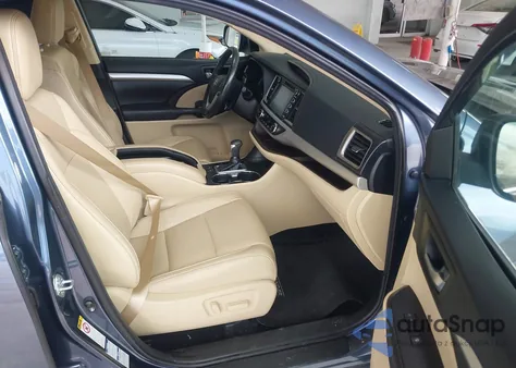 2018 Toyota Highlander Xle из США, поврежденный, VIN 5TDJZRFH8JS832423